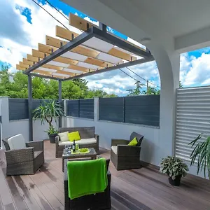 https://apartment-barbara-selce.primorje-gorskikotar.com